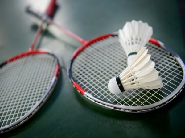 Kinh nghiệm mua vợt cầu lông cho người mới tập chơi