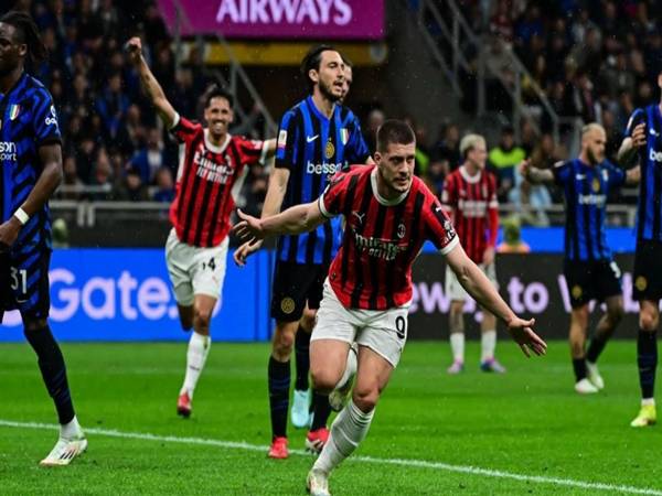 Inter Milan sụp đổ, giấc mơ ăn ba tan vỡ