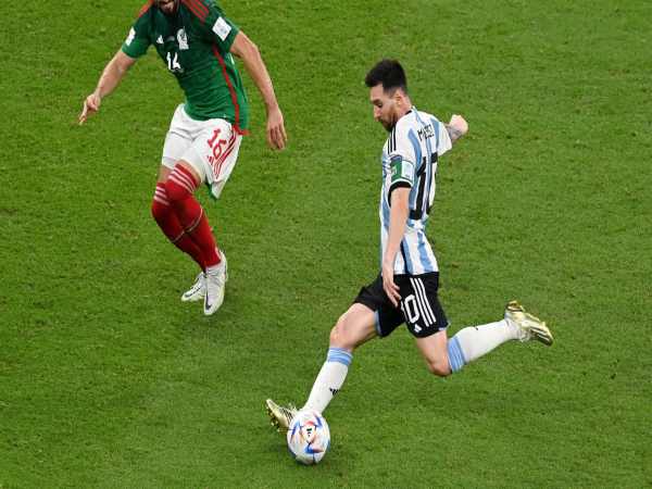Messi thuận chân nào? Những thống kê không thể bỏ qua