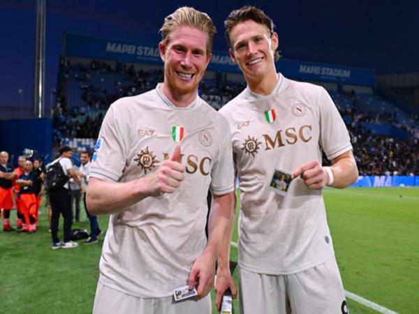 Tin CLB Napoli: De Bruyne lập siêu phẩm