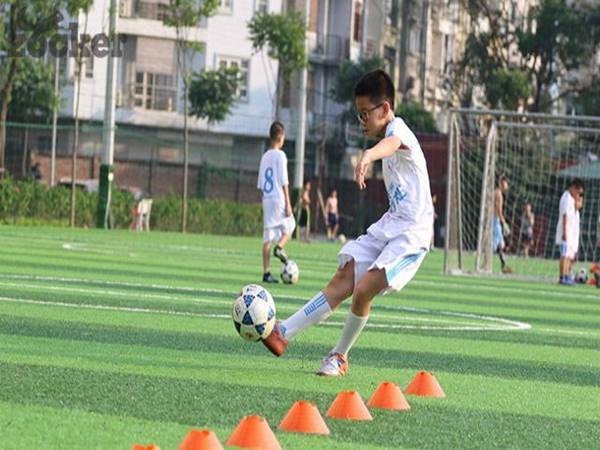 Những ưu điểm của kỹ thuật sút bóng nửa nảy mang lại