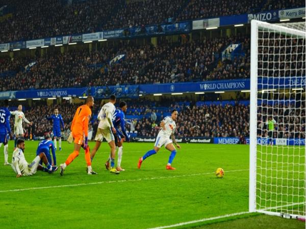 HLV Liam Rosenior chỉ trích quyết định gây tranh cãi