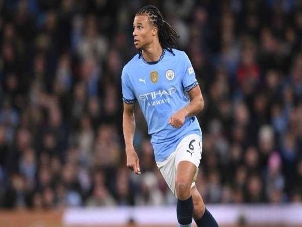 Sự nghiệp bóng đá thăng trầm của Nathan Ake