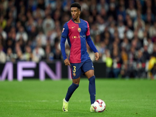 Vai trò của hậu vệ Barca qua các thế hệ Vai trò của hậu vệ Barca qua các thế hệ